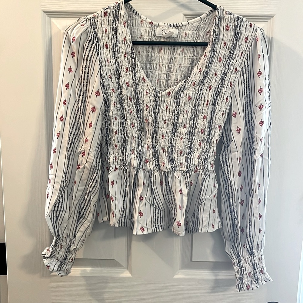 Women’s medium blouse